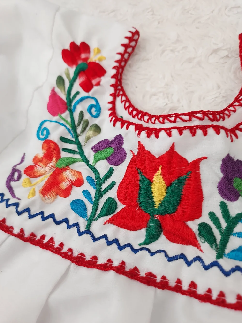Cotton Girls' 2T-4T Beautifully Embroidered Floral Peasant Top Guatemalan Summer